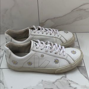 Veja Daisy Sneakers